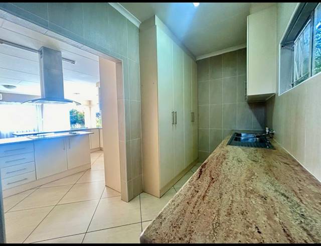 2 BEDROOM TOWNHOUSE FOR SALE IN VANDERBIJLPARK SW 1